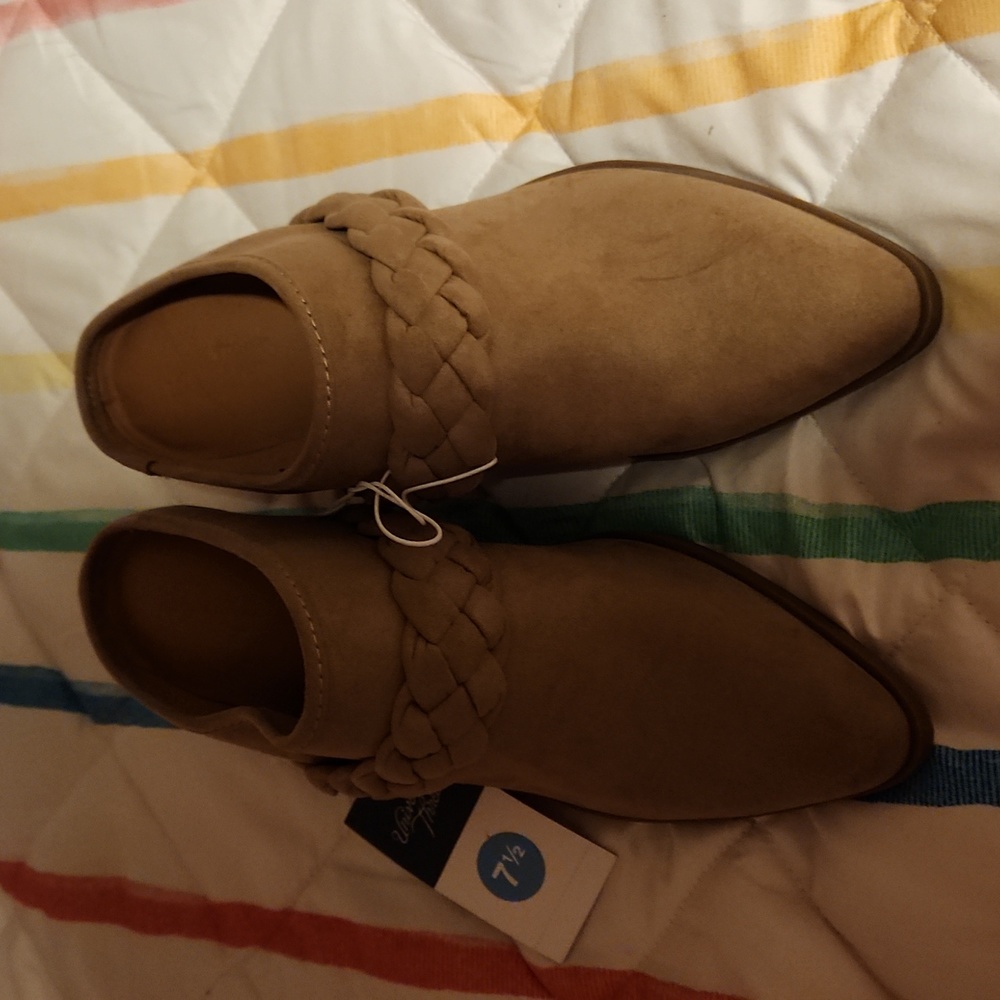 Ankle boots size 7 1/2